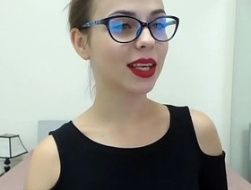 In love with this 18yo nerdy teen round ass