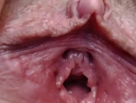 Amateur big clit rubbing orgasm in closeup webcam