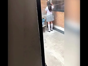 Se coge a su vecina colegiala adolescente despu�s de lavar la ropa la convence poco a poco mientras no est�n sus pap�s mexicanas putas sexo amateur