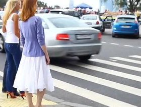 Cams4free.net - Redhead Barefoot in the City Dirty Feet